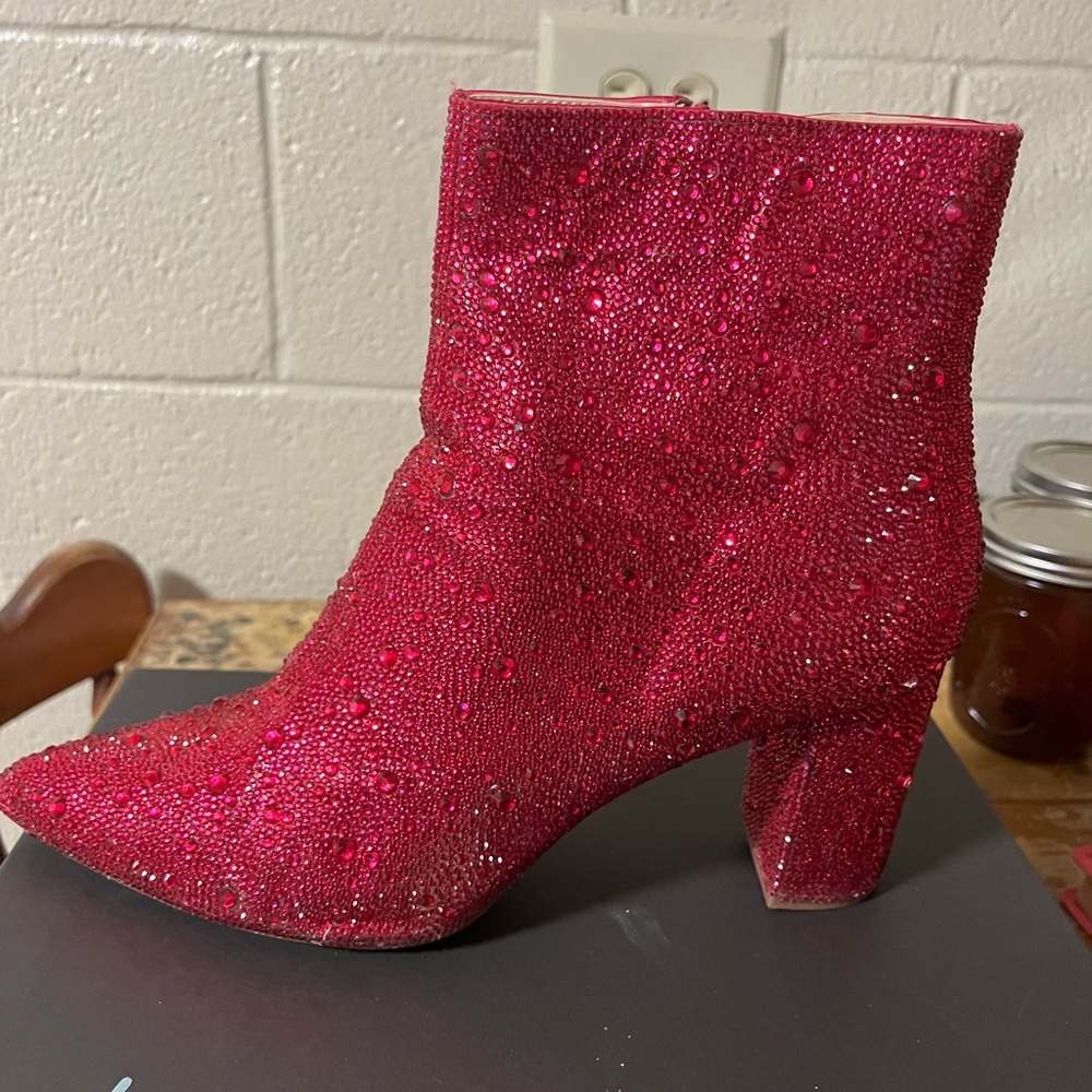 Betsy Johnson caddy boots